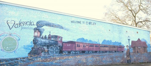 Image of the railroad-inspired Mural painted on Valencia Jewelers building in Chipley