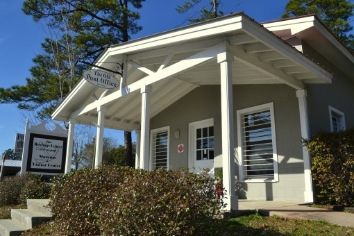 Outside image of the Freeport Heritage Center.