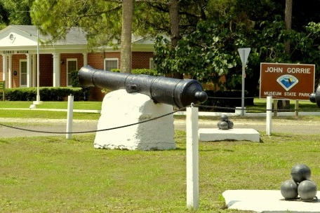 Image of the cannon located at John Gorrie State Park.